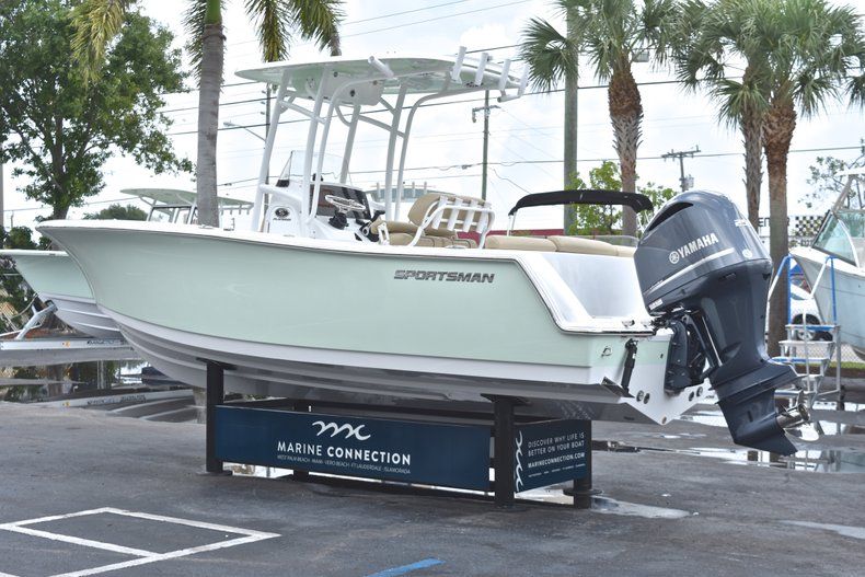 Thumbnail 5 for New 2018 Sportsman Heritage 231 Center Console boat for sale in Miami, FL