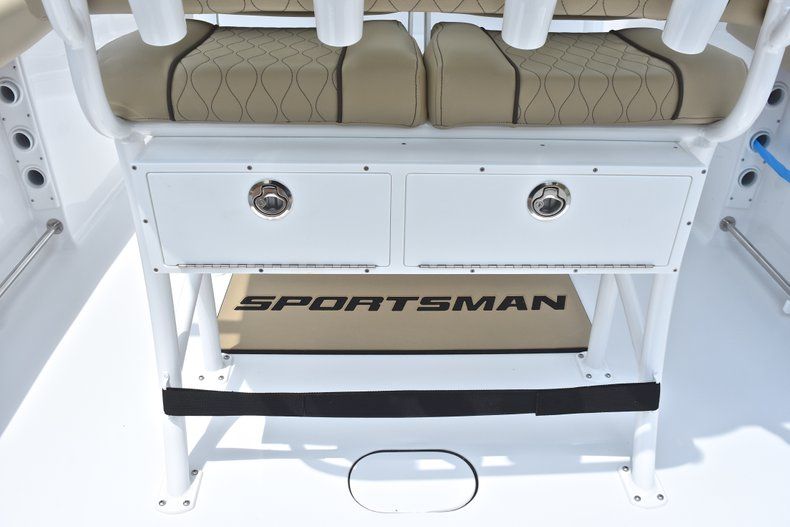Thumbnail 20 for New 2018 Sportsman Heritage 231 Center Console boat for sale in Miami, FL