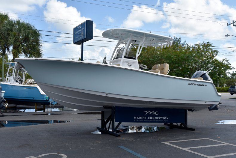 Thumbnail 5 for New 2019 Sportsman Heritage 241 Center Console boat for sale in West Palm Beach, FL