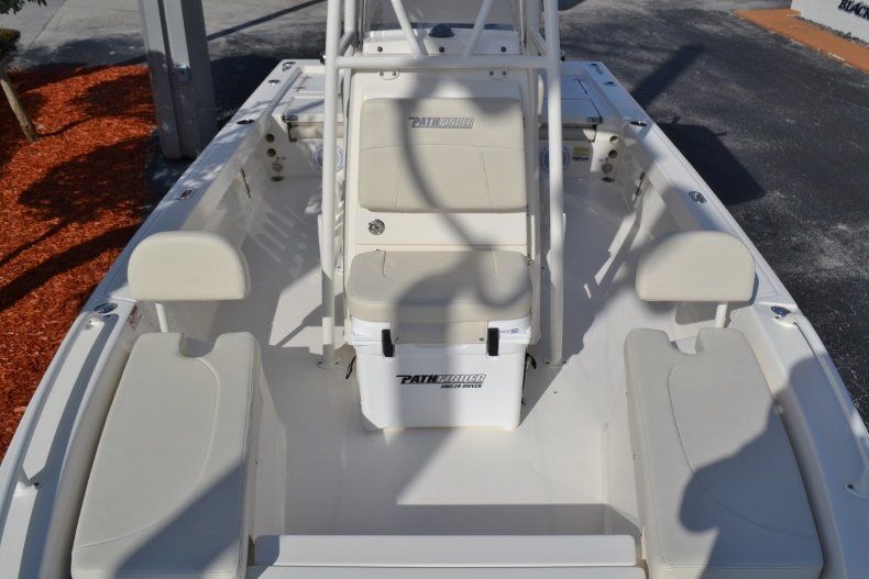 Thumbnail 13 for New 2019 Pathfinder 2200 TRS Bay Boat boat for sale in Vero Beach, FL