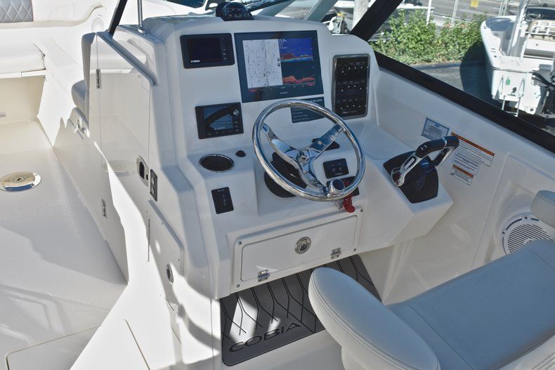 Thumbnail 41 for New 2019 Cobia 280 DC Dual Console boat for sale in West Palm Beach, FL