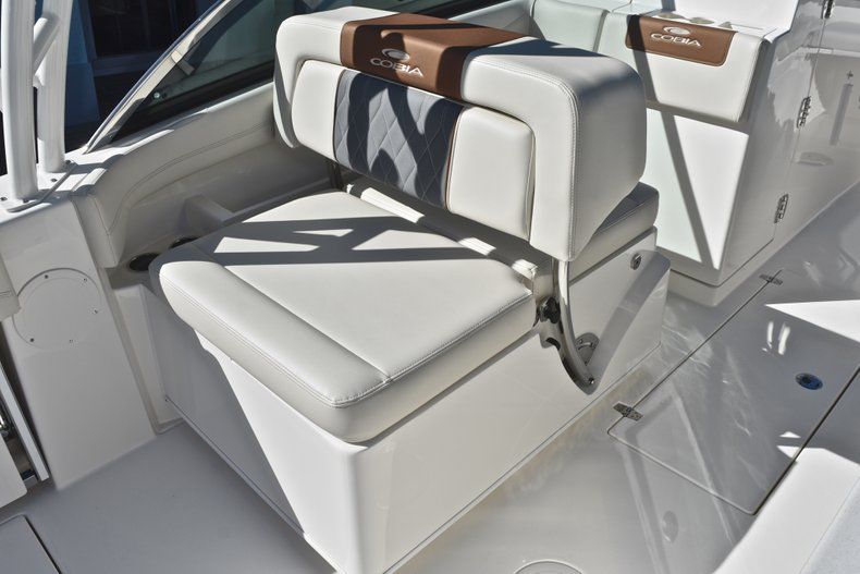 Thumbnail 25 for New 2019 Cobia 280 DC Dual Console boat for sale in West Palm Beach, FL