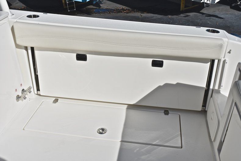 Thumbnail 17 for New 2019 Cobia 280 DC Dual Console boat for sale in West Palm Beach, FL