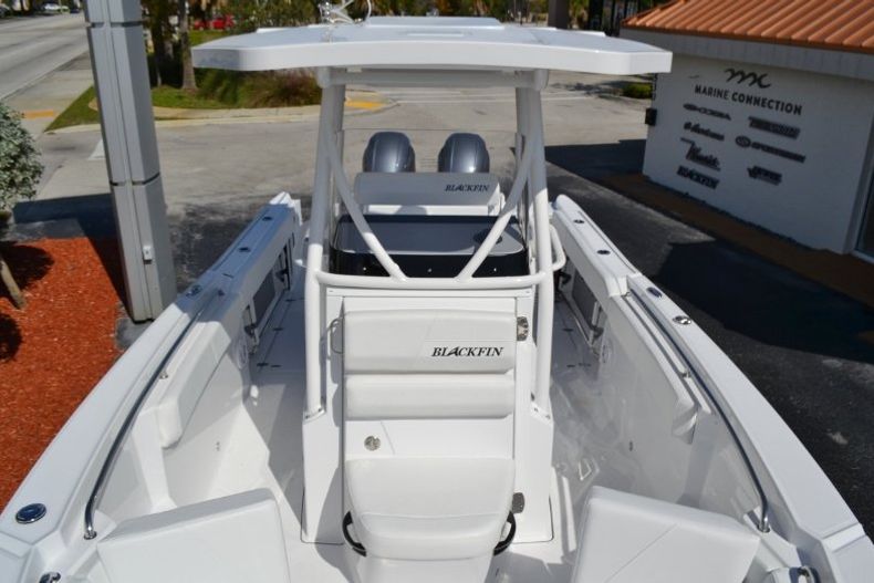 Thumbnail 19 for New 2019 Blackfin 242CC Center Console boat for sale in Fort Lauderdale, FL