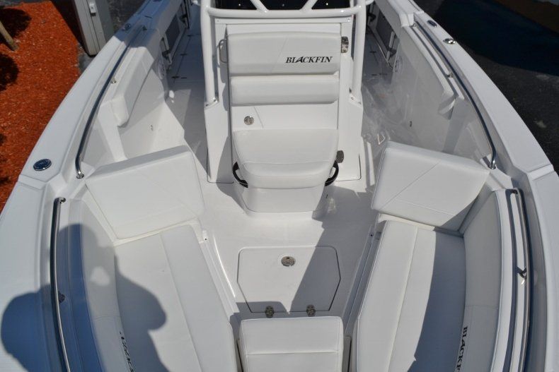 Thumbnail 18 for New 2019 Blackfin 242CC Center Console boat for sale in Fort Lauderdale, FL
