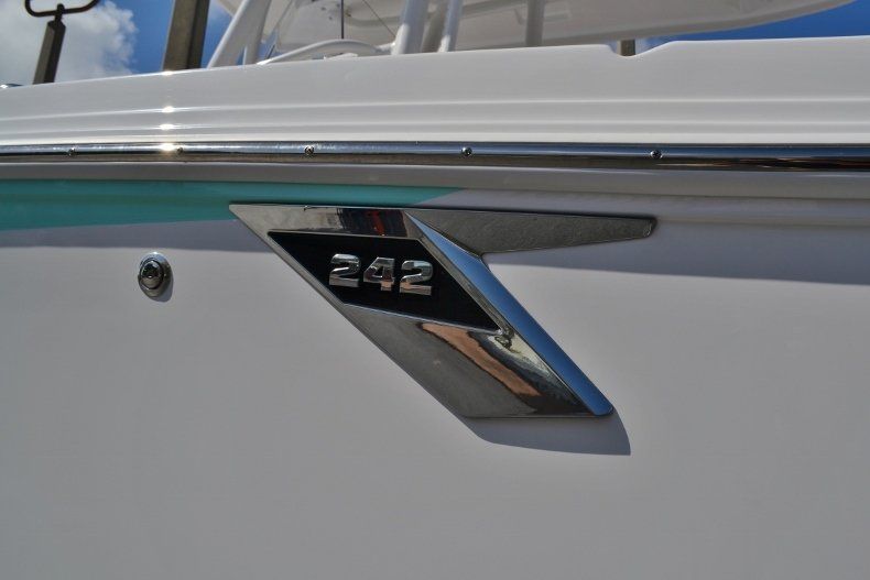 Thumbnail 32 for New 2019 Blackfin 242CC Center Console boat for sale in Fort Lauderdale, FL