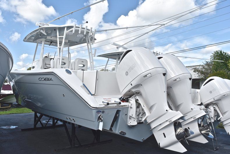 New 2019 Cobia 320 Center Console boat for sale in Miami, FL