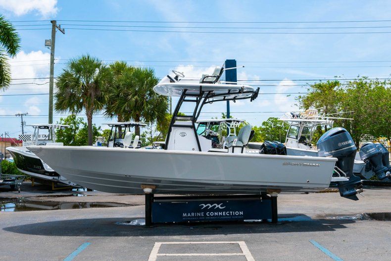 Thumbnail 4 for New 2019 Sportsman Masters 247 Bay Boat boat for sale in West Palm Beach, FL