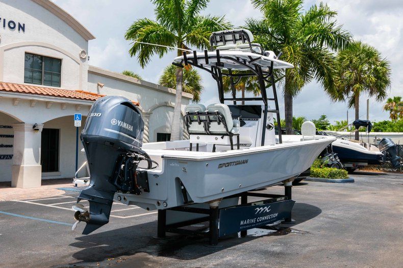 Thumbnail 7 for New 2019 Sportsman Masters 247 Bay Boat boat for sale in West Palm Beach, FL