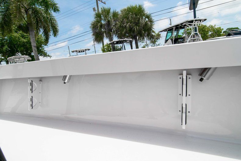 Thumbnail 15 for New 2019 Sportsman Masters 247 Bay Boat boat for sale in West Palm Beach, FL