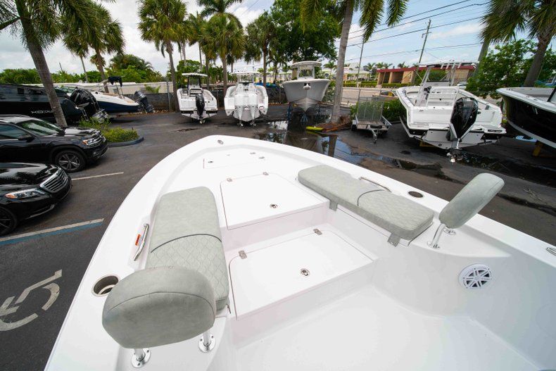 Thumbnail 32 for New 2019 Sportsman Masters 247 Bay Boat boat for sale in West Palm Beach, FL