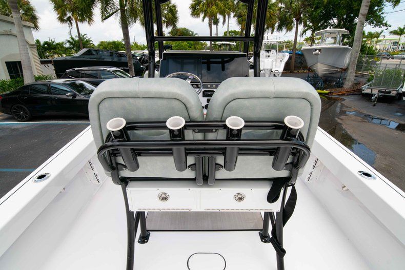 Thumbnail 18 for New 2019 Sportsman Masters 247 Bay Boat boat for sale in West Palm Beach, FL