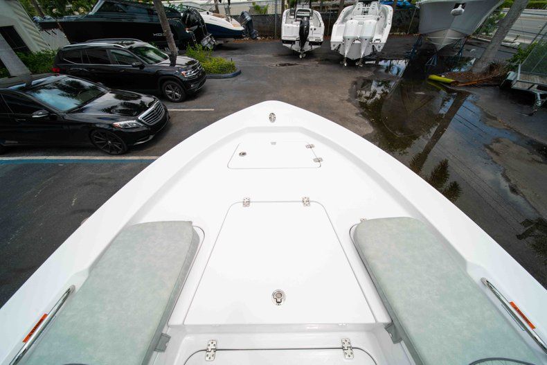 Thumbnail 35 for New 2019 Sportsman Masters 247 Bay Boat boat for sale in West Palm Beach, FL