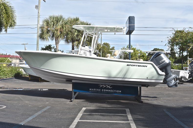 Thumbnail 4 for New 2019 Sportsman Open 232 Center Console boat for sale in Miami, FL