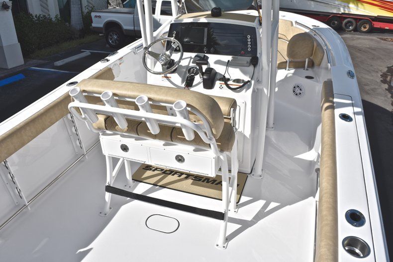 Thumbnail 9 for New 2019 Sportsman Open 232 Center Console boat for sale in Miami, FL
