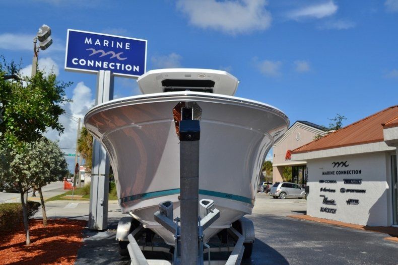 Thumbnail 2 for New 2019 Blackfin 272CC Center Console boat for sale in West Palm Beach, FL