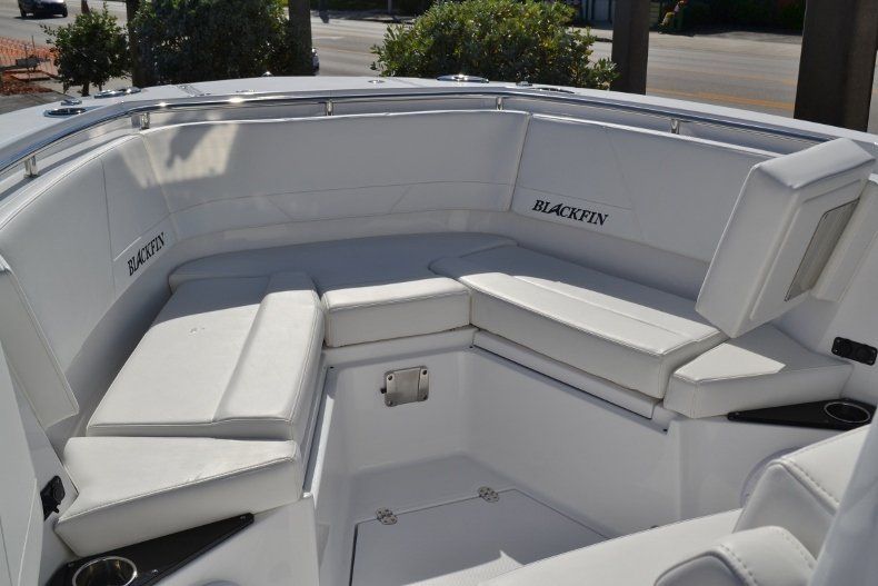 Thumbnail 16 for New 2019 Blackfin 272CC Center Console boat for sale in West Palm Beach, FL