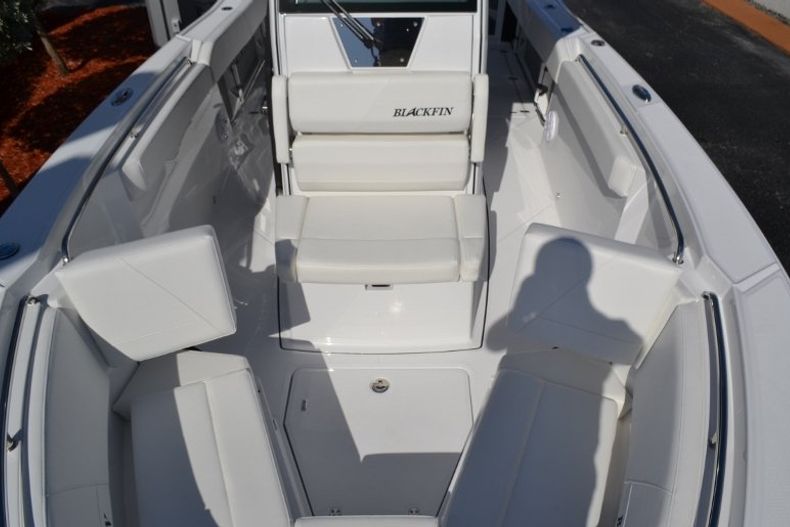 Thumbnail 19 for New 2019 Blackfin 272CC Center Console boat for sale in West Palm Beach, FL