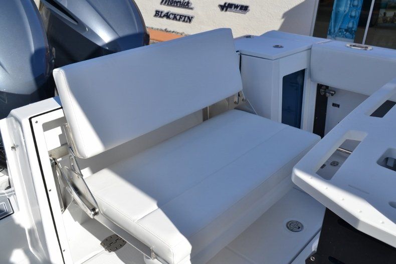 Thumbnail 27 for New 2019 Blackfin 272CC Center Console boat for sale in West Palm Beach, FL