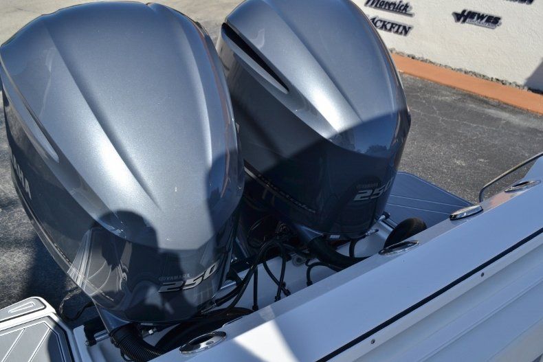 Thumbnail 32 for New 2019 Blackfin 272CC Center Console boat for sale in West Palm Beach, FL