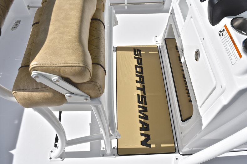 Thumbnail 35 for New 2019 Sportsman Heritage 231 Center Console boat for sale in Islamorada, FL