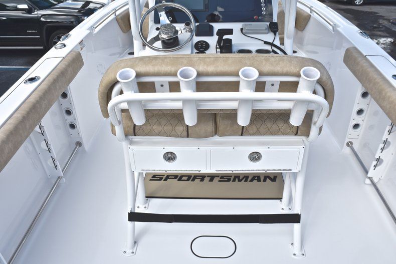 Thumbnail 13 for New 2019 Sportsman Heritage 231 Center Console boat for sale in Fort Lauderdale, FL