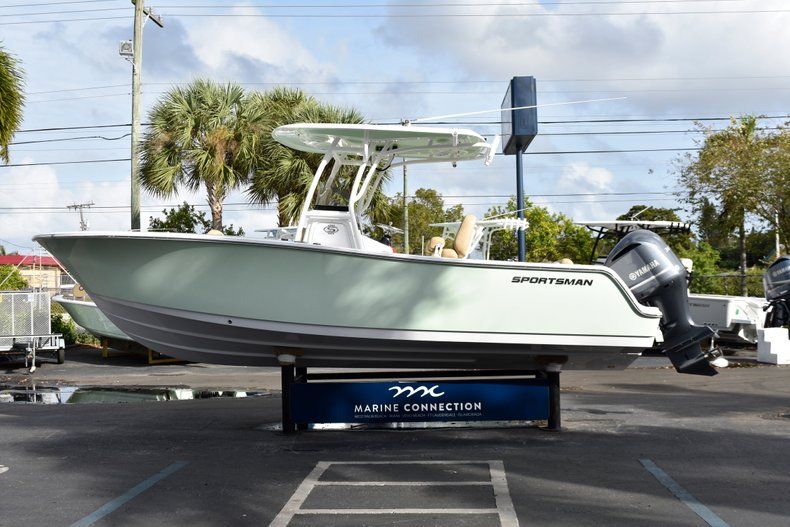Thumbnail 4 for New 2019 Sportsman Open 242 Center Console boat for sale in West Palm Beach, FL