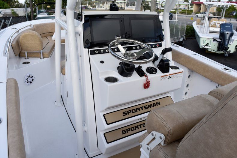 Thumbnail 28 for New 2019 Sportsman Open 242 Center Console boat for sale in West Palm Beach, FL