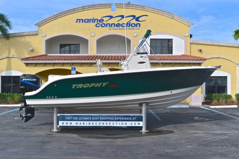 Used 2002 Trophy 2103 Center Console boat for sale in West Palm Beach, FL