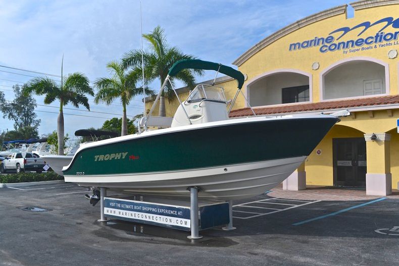 Thumbnail 1 for Used 2002 Trophy 2103 Center Console boat for sale in West Palm Beach, FL