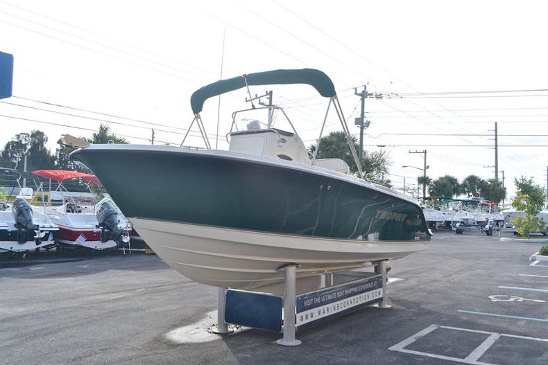 Thumbnail 5 for Used 2002 Trophy 2103 Center Console boat for sale in West Palm Beach, FL