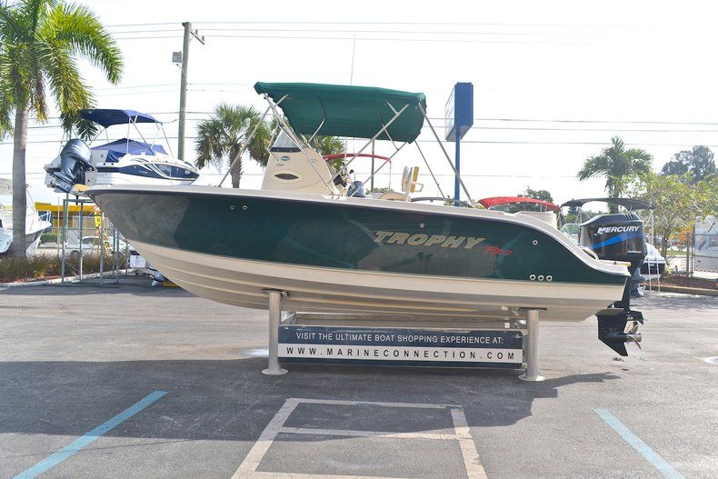 Thumbnail 14 for Used 2002 Trophy 2103 Center Console boat for sale in West Palm Beach, FL