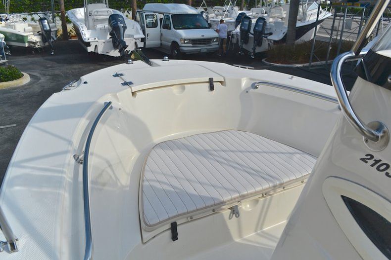 Thumbnail 73 for Used 2002 Trophy 2103 Center Console boat for sale in West Palm Beach, FL