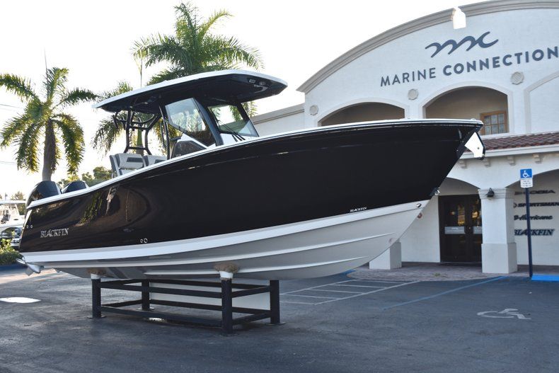 Thumbnail 1 for New 2019 Blackfin 272CC Center Console boat for sale in West Palm Beach, FL