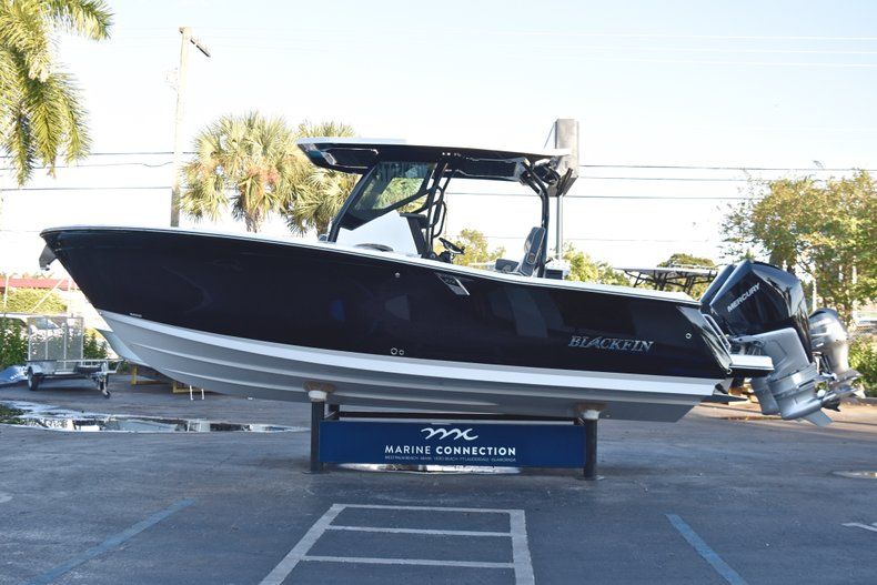 Thumbnail 4 for New 2019 Blackfin 272CC Center Console boat for sale in West Palm Beach, FL