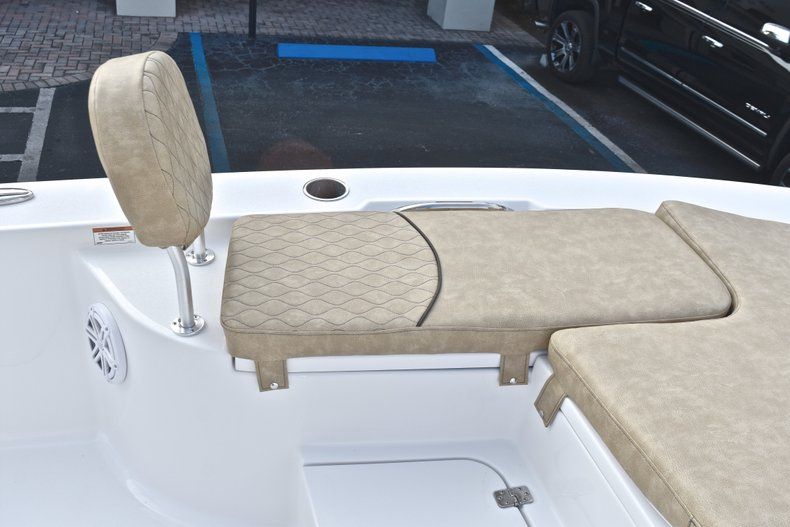 Thumbnail 49 for New 2019 Sportsman Masters 247 Bay Boat boat for sale in Vero Beach, FL