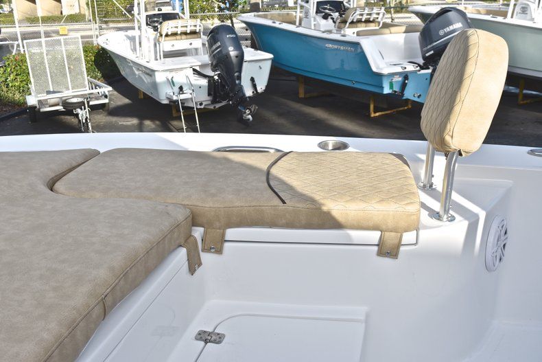 Thumbnail 51 for New 2019 Sportsman Masters 247 Bay Boat boat for sale in Vero Beach, FL