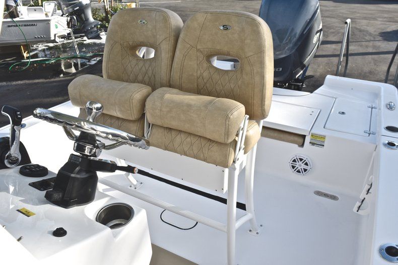 Thumbnail 22 for New 2019 Sportsman Masters 247 Bay Boat boat for sale in Vero Beach, FL