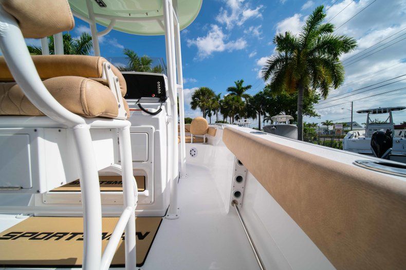 Thumbnail 12 for New 2019 Sportsman Heritage 211 Center Console boat for sale in Miami, FL