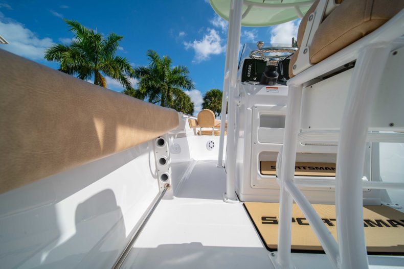 Thumbnail 13 for New 2019 Sportsman Heritage 211 Center Console boat for sale in Miami, FL