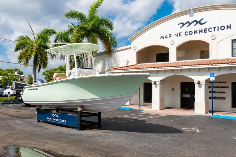 Thumbnail 1 for New 2019 Sportsman Heritage 211 Center Console boat for sale in Miami, FL