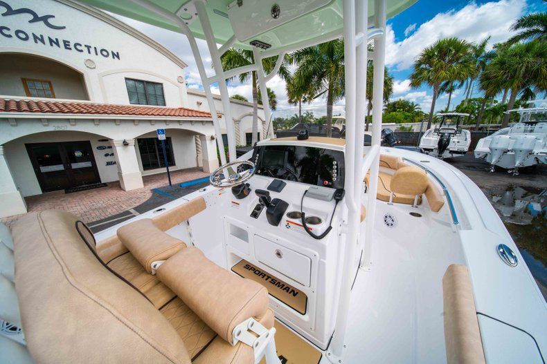 Thumbnail 20 for New 2019 Sportsman Heritage 211 Center Console boat for sale in Miami, FL
