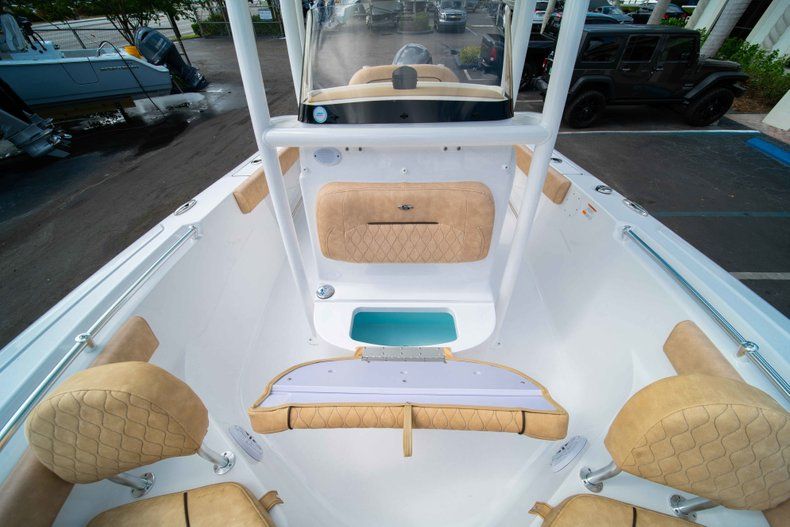 Thumbnail 39 for New 2019 Sportsman Heritage 211 Center Console boat for sale in Miami, FL