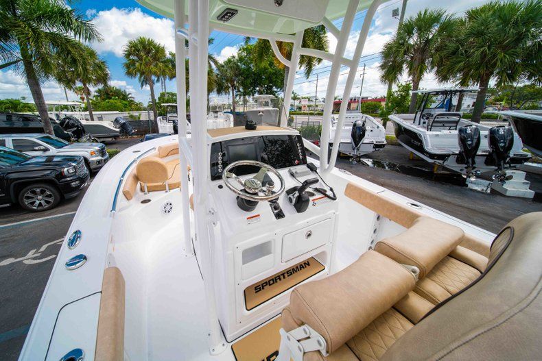 Thumbnail 21 for New 2019 Sportsman Heritage 211 Center Console boat for sale in Miami, FL
