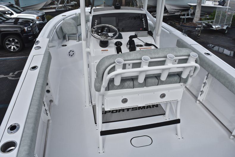 Thumbnail 9 for New 2019 Sportsman Open 232 Center Console boat for sale in Fort Lauderdale, FL