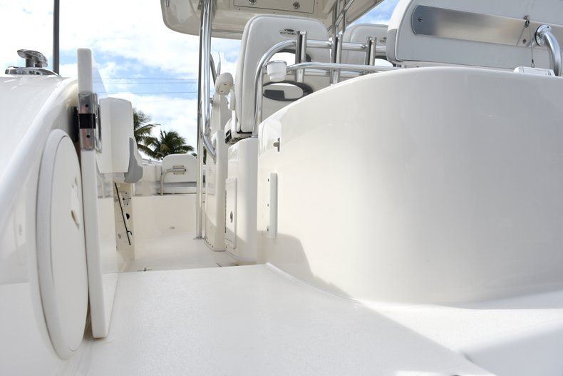 Thumbnail 9 for New 2019 Cobia 261 Center Console boat for sale in Vero Beach, FL