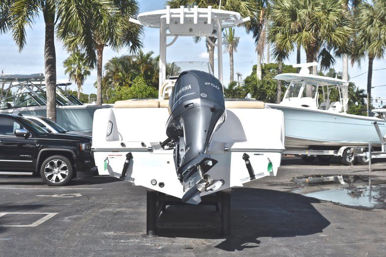 Thumbnail 6 for New 2019 Sportsman Heritage 231 Center Console boat for sale in Vero Beach, FL