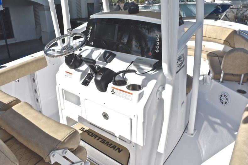 Thumbnail 26 for New 2019 Sportsman Heritage 231 Center Console boat for sale in Vero Beach, FL