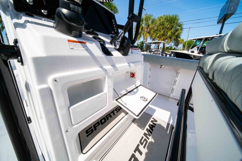 Thumbnail 28 for New 2019 Sportsman Heritage 231 Center Console boat for sale in Fort Lauderdale, FL