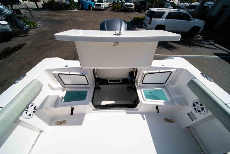 Thumbnail 22 for New 2019 Sportsman Heritage 231 Center Console boat for sale in Fort Lauderdale, FL
